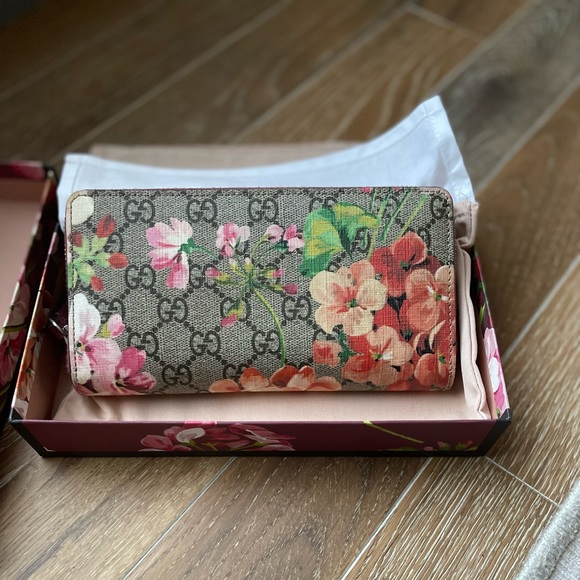 Gucci Handbags - Pink Gucci Cherry blossom Checkbook wallet in like brand new condition.